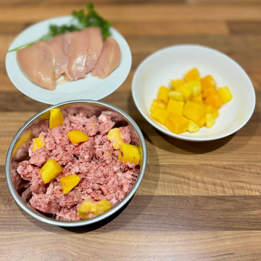 Chicken & Mango Raw 1kg - Image 2